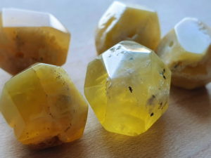 Pierres naturelles Opales jaunes