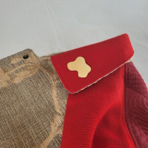 Broche SPLASH sur veste macam