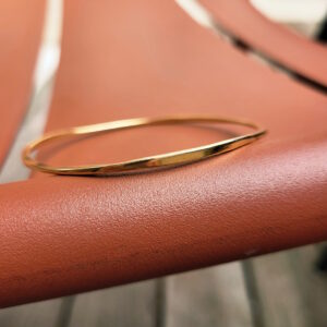 JONC O sauvage sur chaise jardin