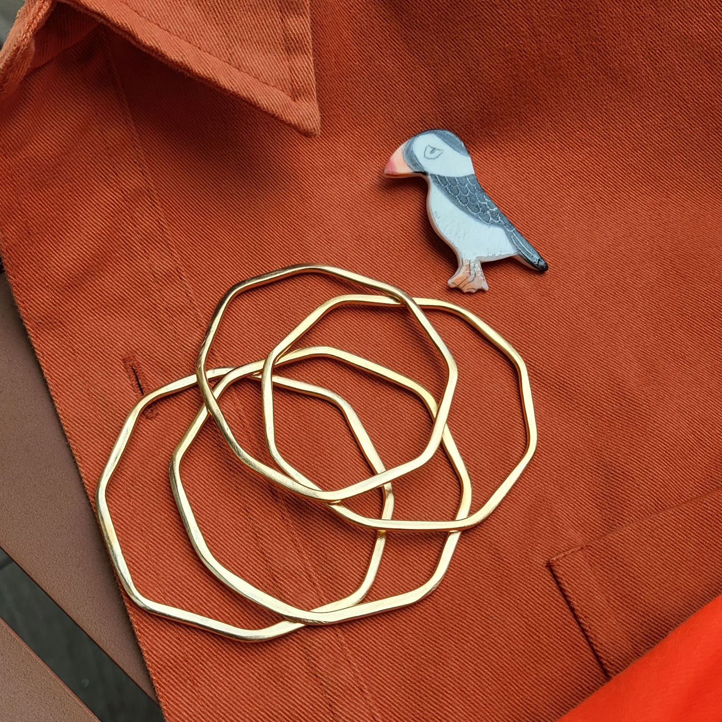 Jonc OCTO fermé sur chemise